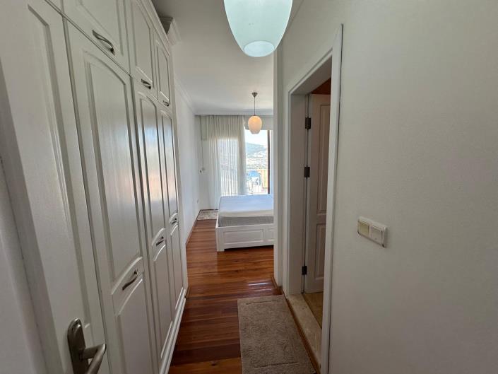 Image No.29-4 Bed Villa / Detached for sale