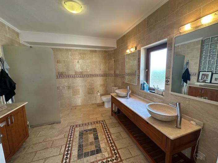 Image No.27-4 Bed Villa / Detached for sale