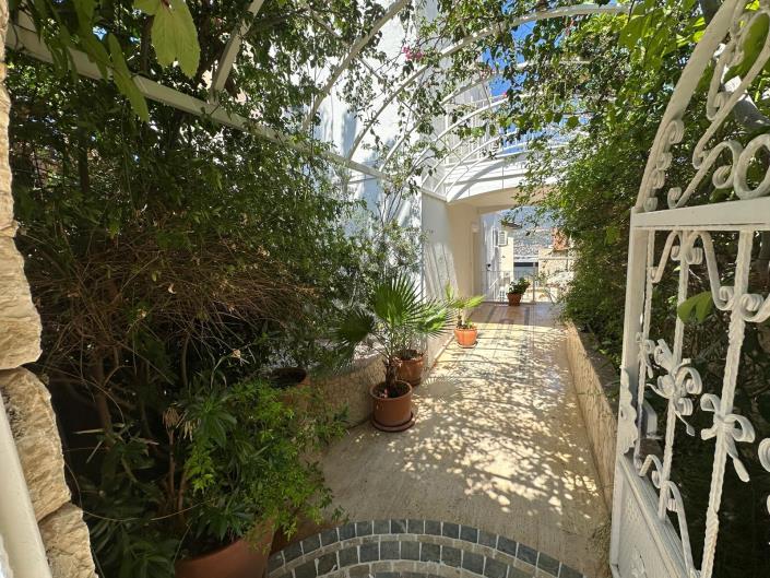 Image No.55-4 Bed Villa / Detached for sale