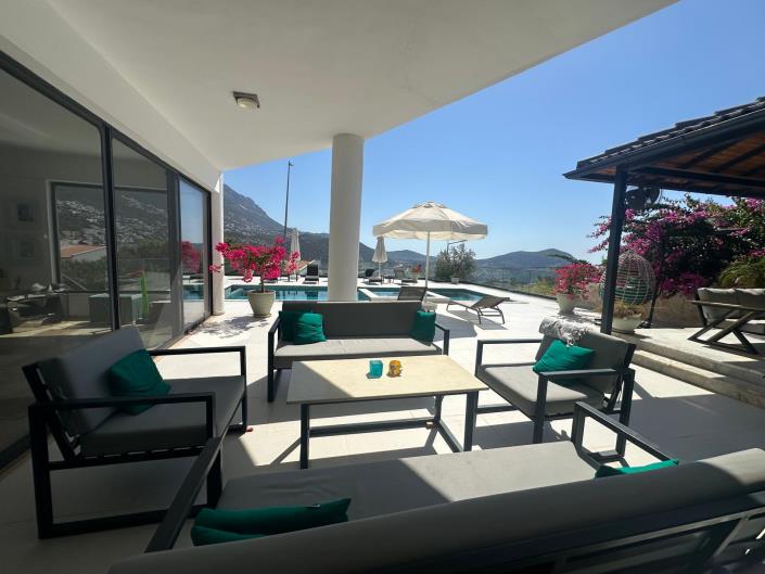 Image No.3-6 Bed Villa / Detached for sale