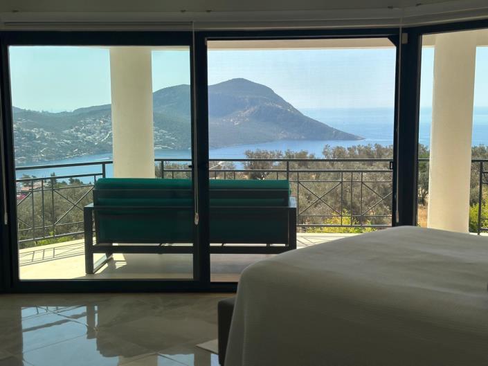 Image No.29-6 Bed Villa / Detached for sale