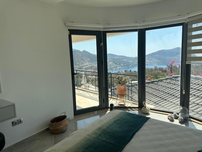 Image No.55-6 Bed Villa / Detached for sale