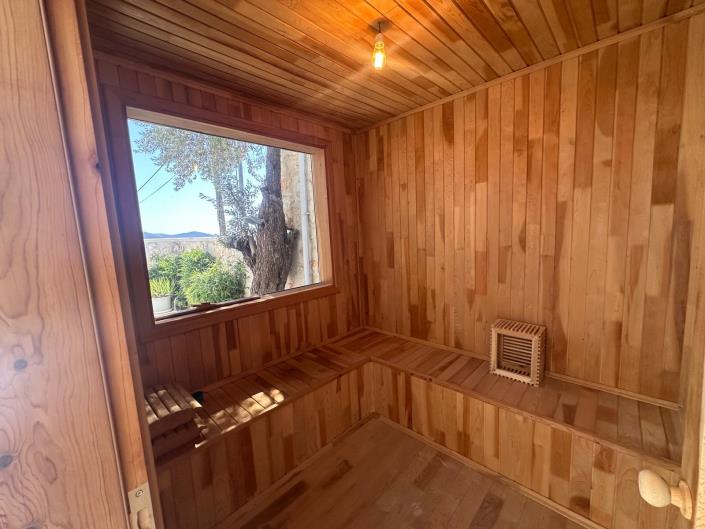 Image No.57-6 Bed Villa / Detached for sale