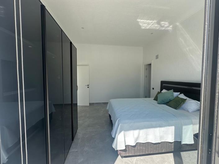 Image No.58-6 Bed Villa / Detached for sale