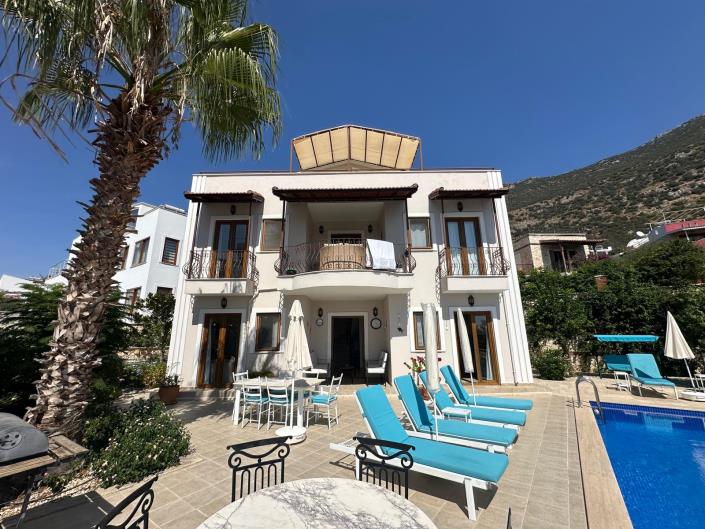 Image No.3-4 Bed Villa / Detached for sale