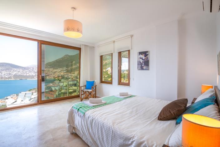 Image No.28-5 Bed Villa / Detached for sale