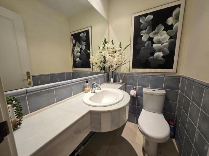 Image No.18-2 Bed Apartment for sale