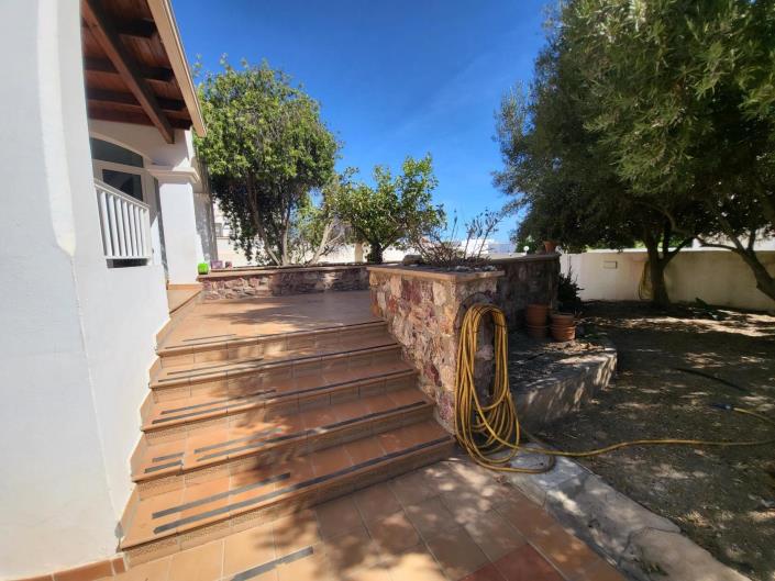 Image No.37-6 Bed Villa / Detached for sale