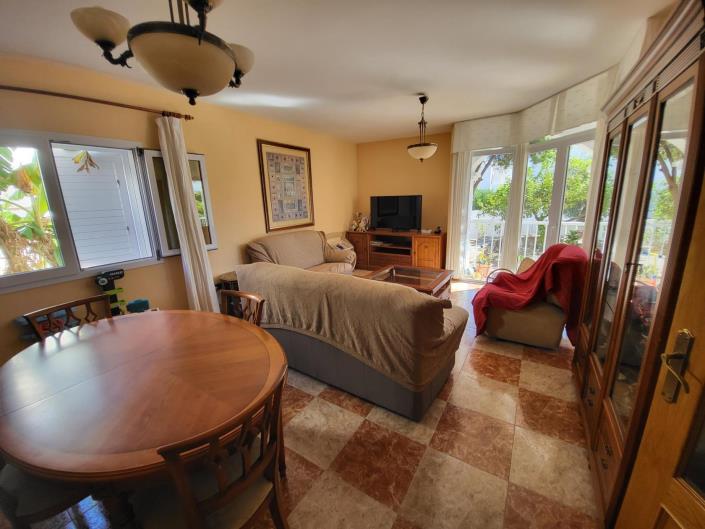 Image No.10-6 Bed Villa / Detached for sale