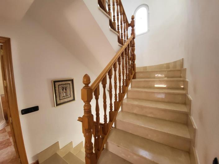 Image No.15-6 Bed Villa / Detached for sale