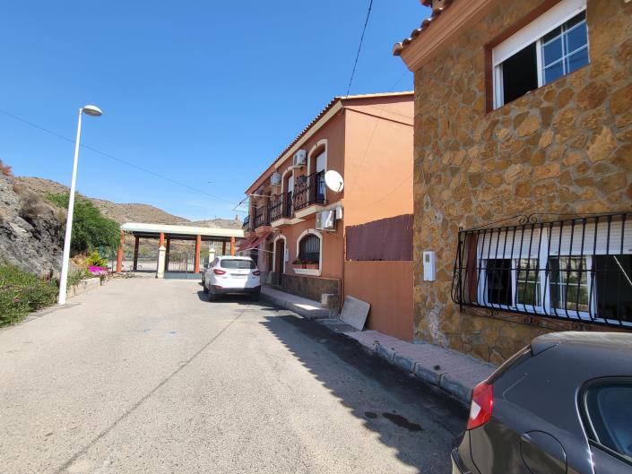 Image No.25-5 Bed House for sale