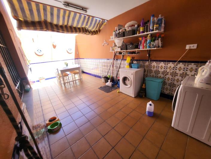 Image No.19-5 Bed House for sale