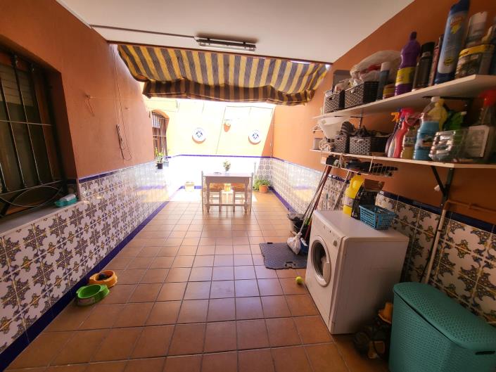 Image No.20-5 Bed House for sale