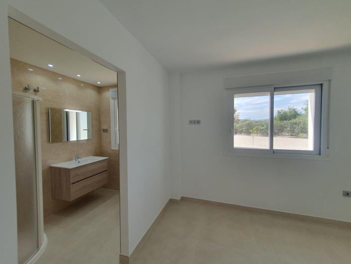 Image No.10-5 Bed Villa / Detached for sale