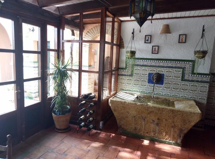 Image No.4-1 Bed Restaurant for sale