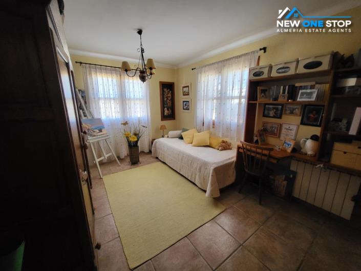 Image No.26-3 Bed House for sale