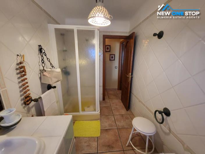 Image No.25-3 Bed House for sale