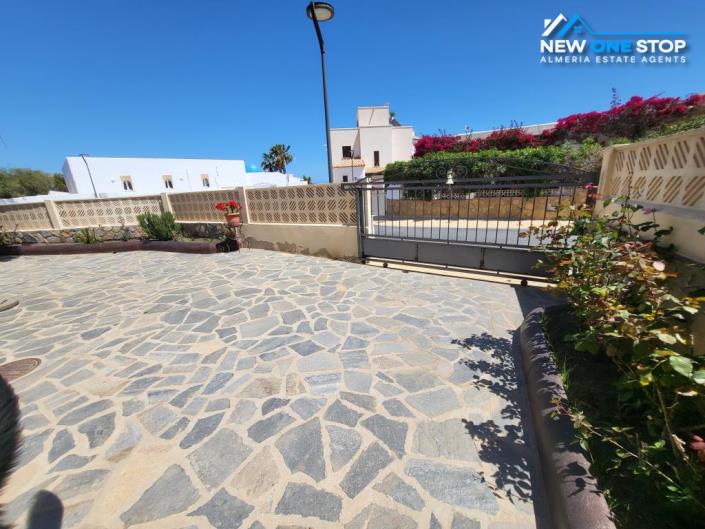 Image No.5-3 Bed House for sale