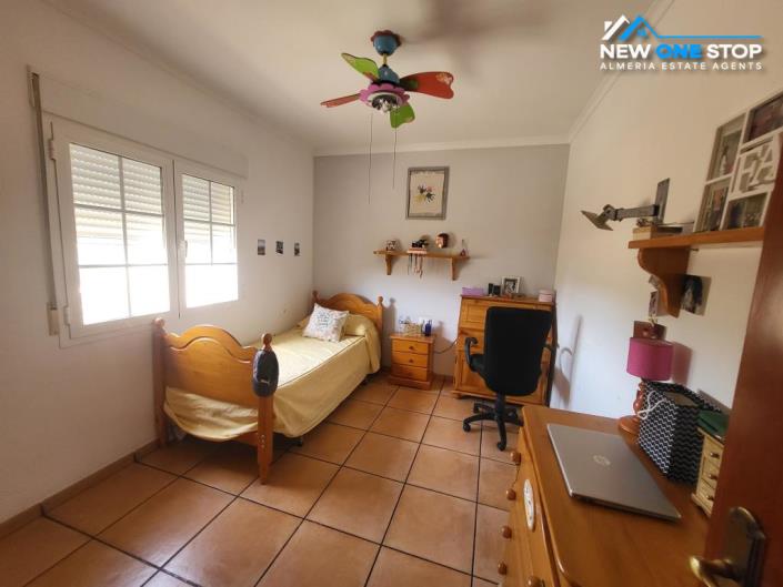 Image No.28-4 Bed Villa / Detached for sale