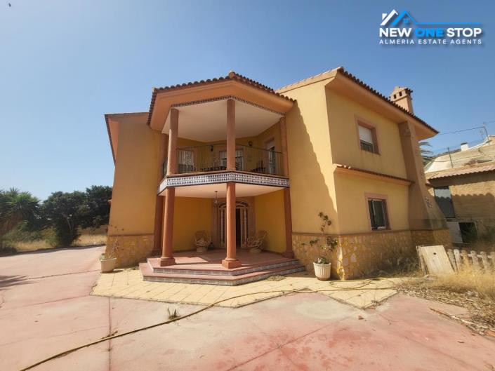 Image No.3-4 Bed Villa / Detached for sale