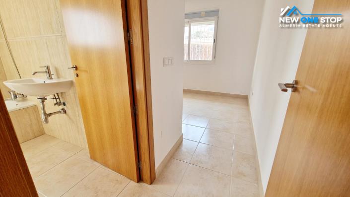 Image No.13-3 Bed Villa / Detached for sale