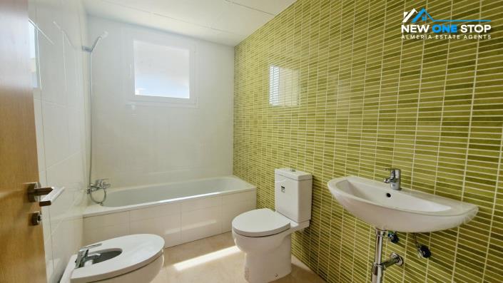 Image No.15-3 Bed Villa / Detached for sale