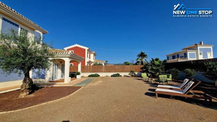 Image No.3-3 Bed Villa / Detached for sale