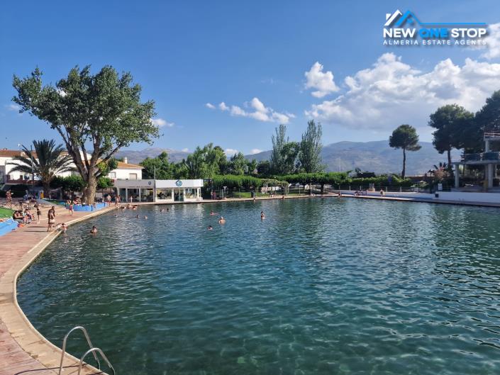 Image No.19-Villa de 9 chambres à vendre à Barriada de Cela