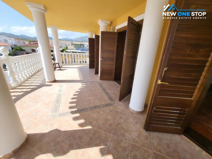 Image No.48-Villa de 9 chambres à vendre à Barriada de Cela