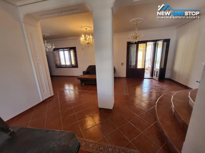 Image No.28-Villa de 9 chambres à vendre à Barriada de Cela