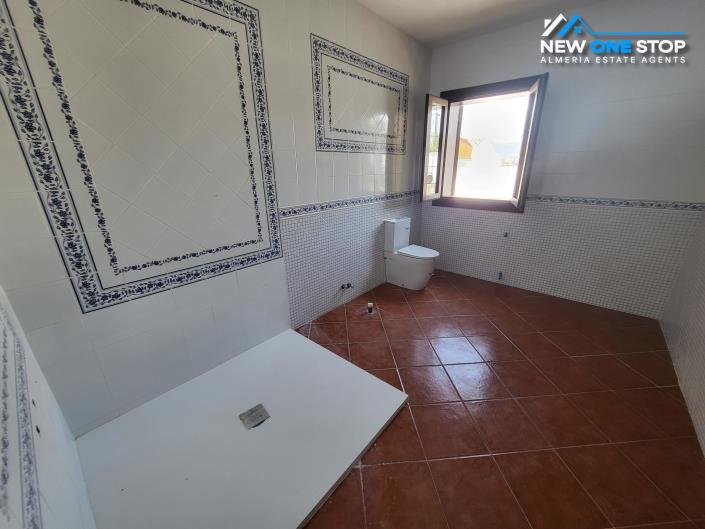 Image No.35-Villa de 9 chambres à vendre à Barriada de Cela