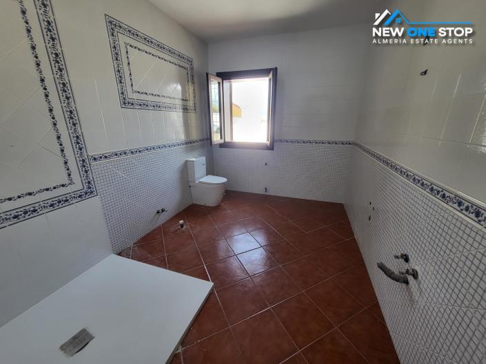 Image No.20-Villa de 9 chambres à vendre à Barriada de Cela