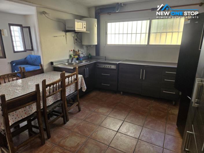 Image No.8-3 Bed House for sale