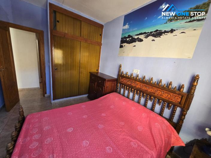 Image No.12-3 Bed House for sale