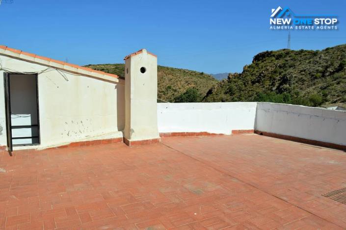 Image No.14-4 Bed Semi-Detached for sale