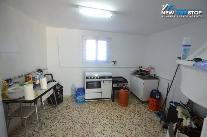 Image No.20-4 Bed Semi-Detached for sale