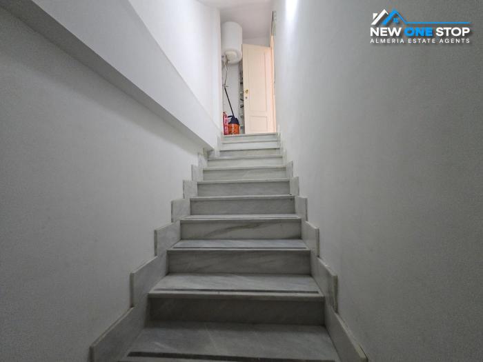 Image No.26-5 Bed House for sale