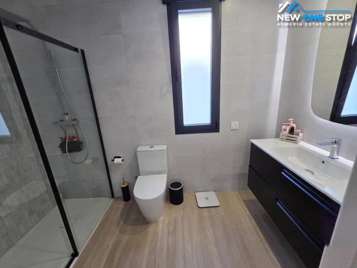 Image No.23-3 Bed Villa / Detached for sale