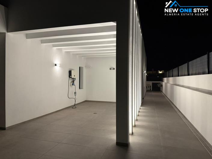 Image No.42-3 Bed Villa / Detached for sale