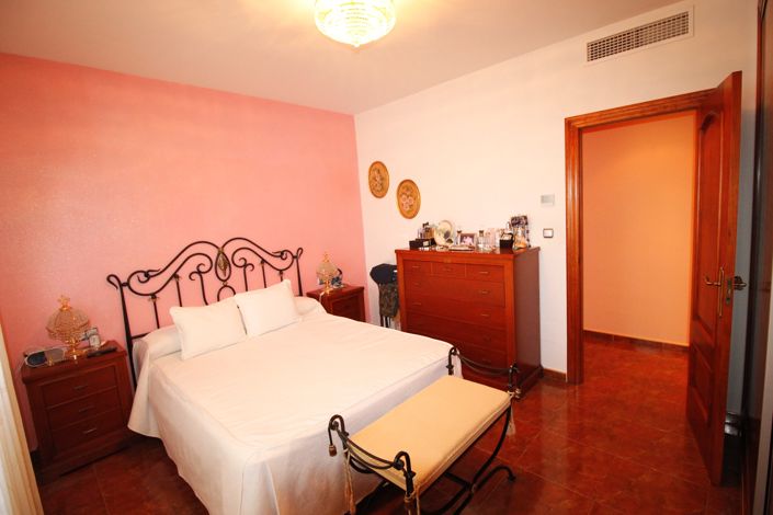 Image No.12-4 Bed Villa for sale