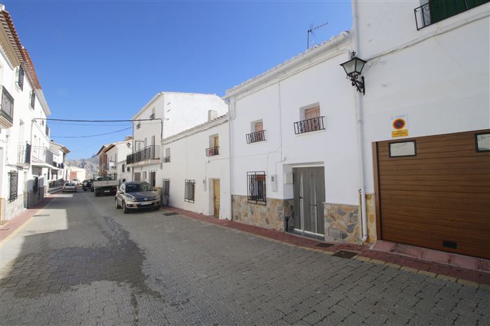 Image No.3-3 Bed Townhouse for sale