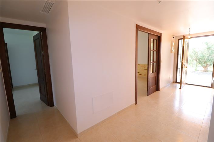 Image No.10-4 Bed Villa for sale