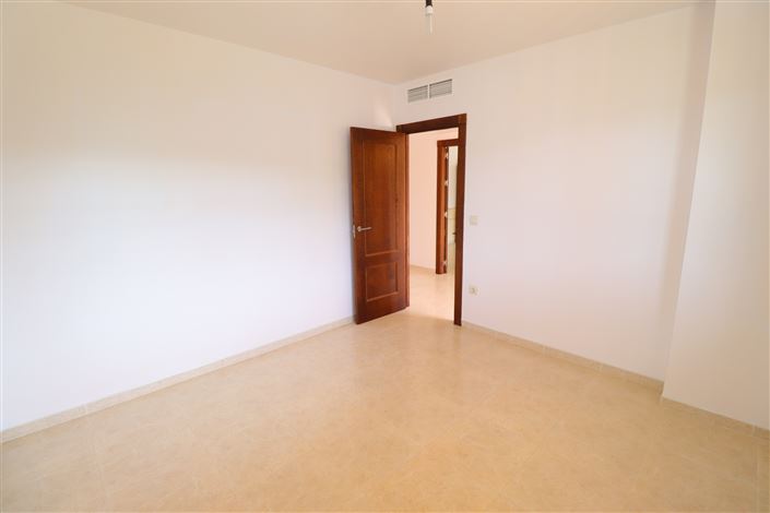 Image No.23-4 Bed Villa for sale