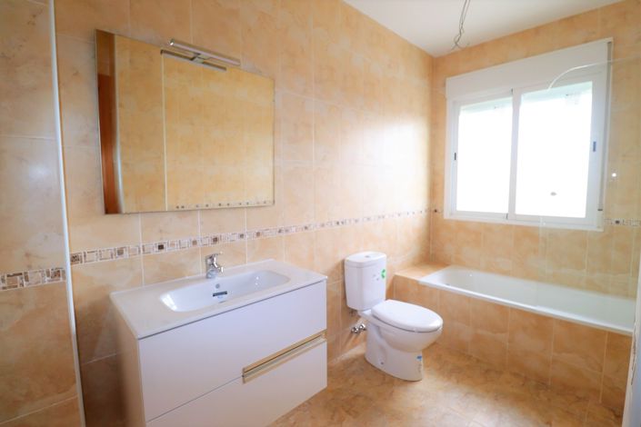 Image No.19-Villa de 5 chambres à vendre à Puerto Lumbreras