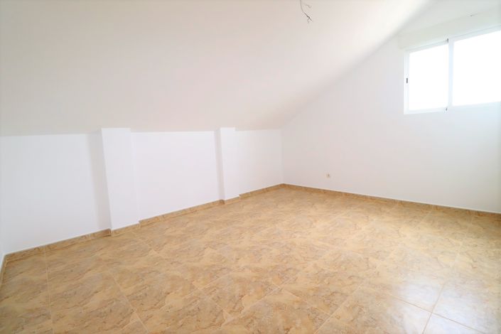 Image No.32-Villa de 5 chambres à vendre à Puerto Lumbreras