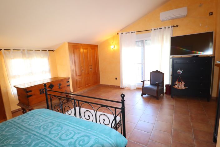 Image No.35-5 Bed Villa for sale