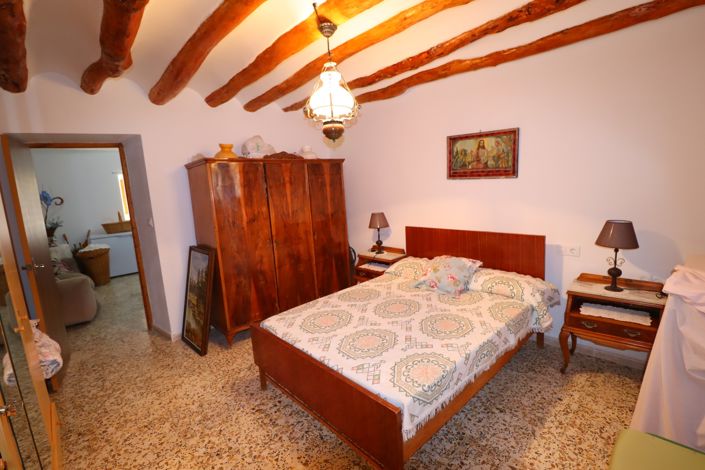 Image No.14-7 Bed Country House for sale