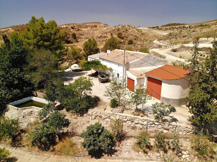 Image No.2-7 Bed Country House for sale