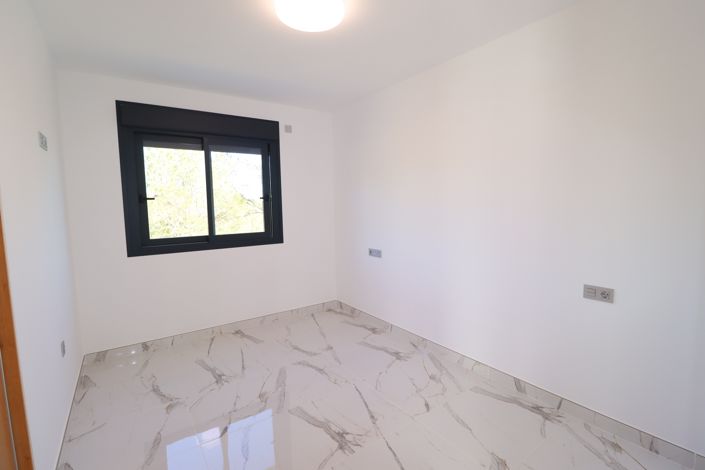 Image No.36-3 Bed Villa for sale