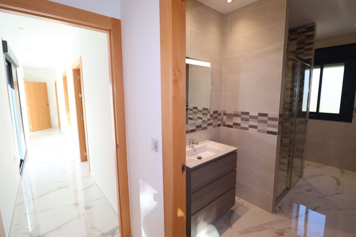 Image No.38-3 Bed Villa for sale